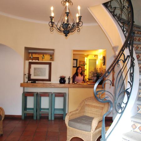Hotel Vieja Cuba Quito Kültér fotó