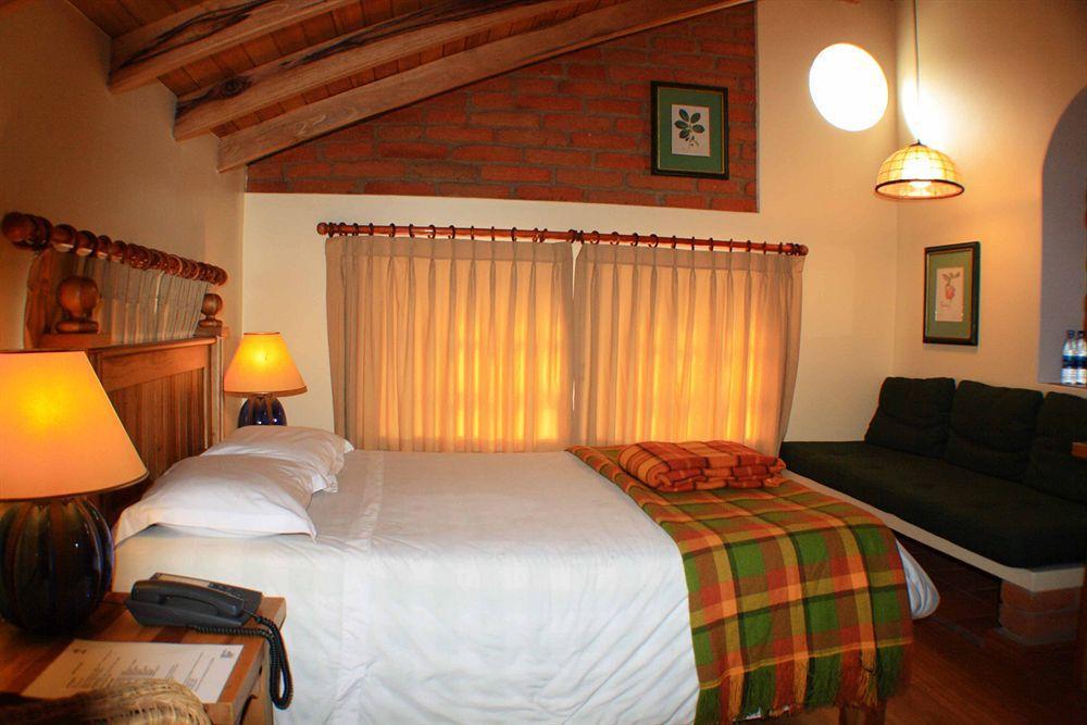 Hotel Vieja Cuba Quito Kültér fotó