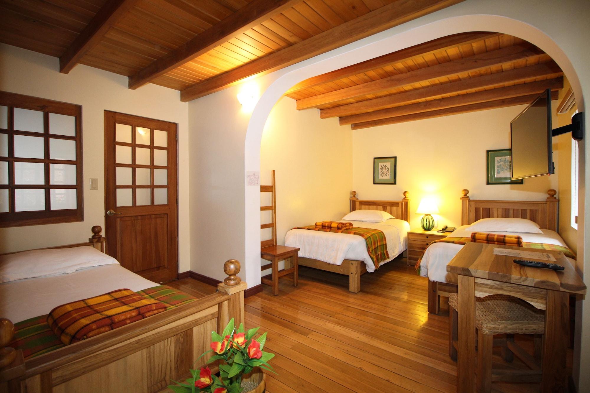 Hotel Vieja Cuba Quito Kültér fotó