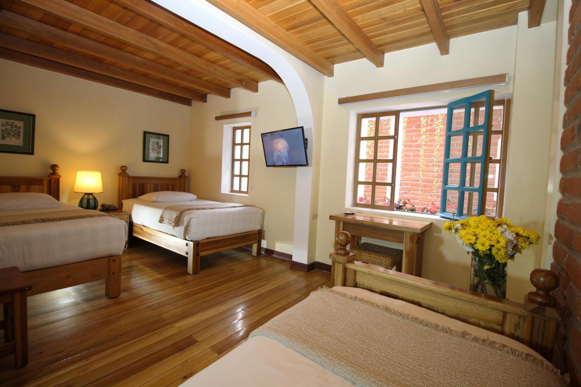 Hotel Vieja Cuba Quito Kültér fotó