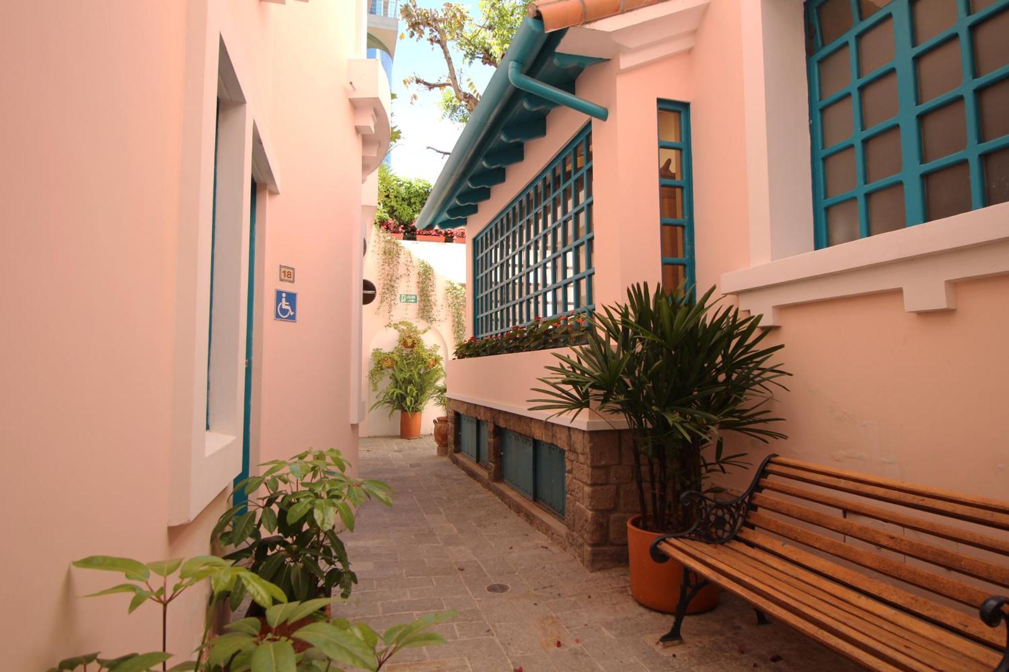Hotel Vieja Cuba Quito Kültér fotó