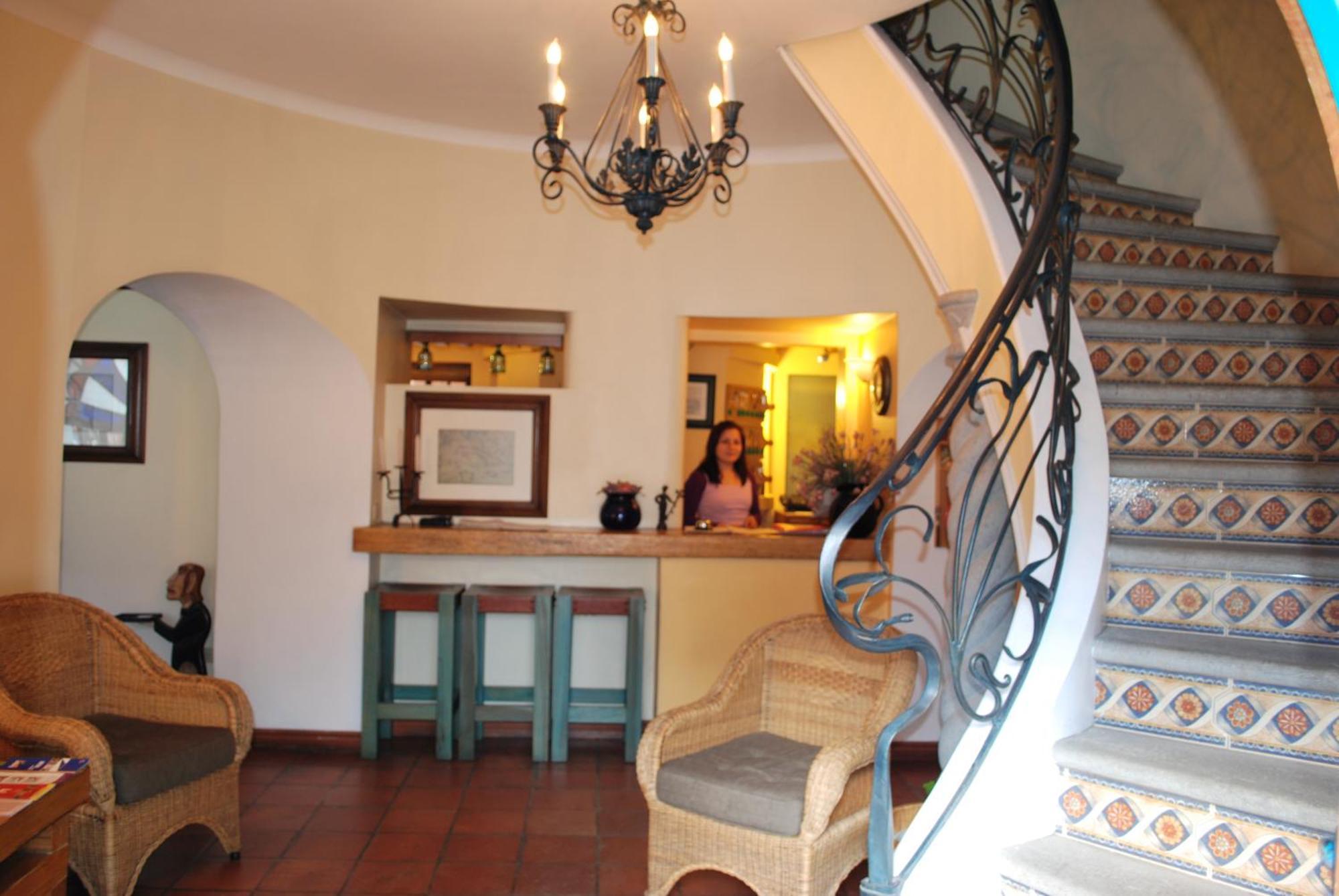 Hotel Vieja Cuba Quito Kültér fotó