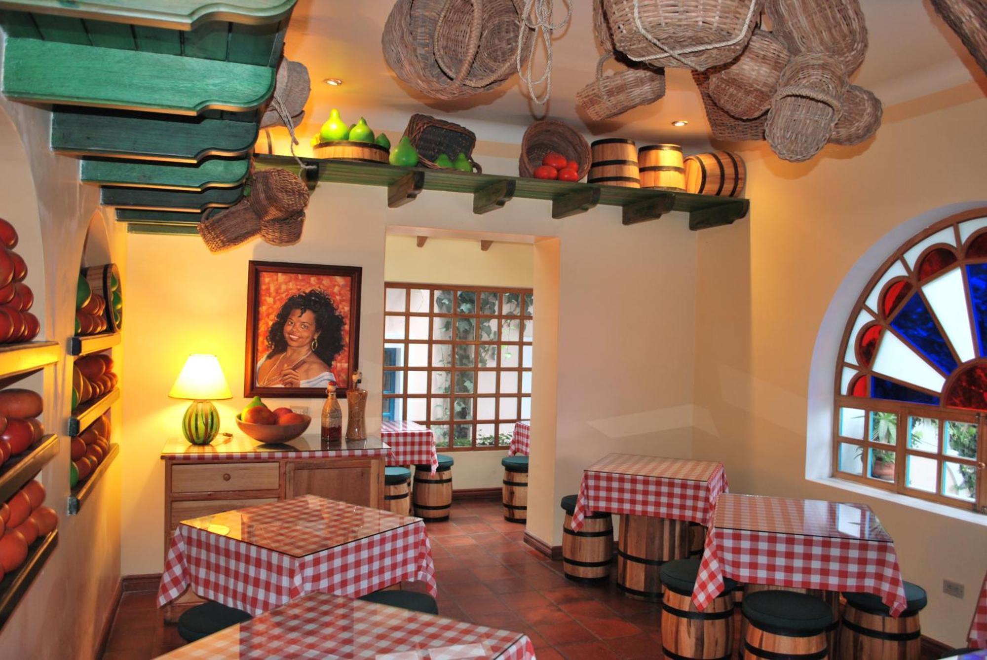 Hotel Vieja Cuba Quito Kültér fotó