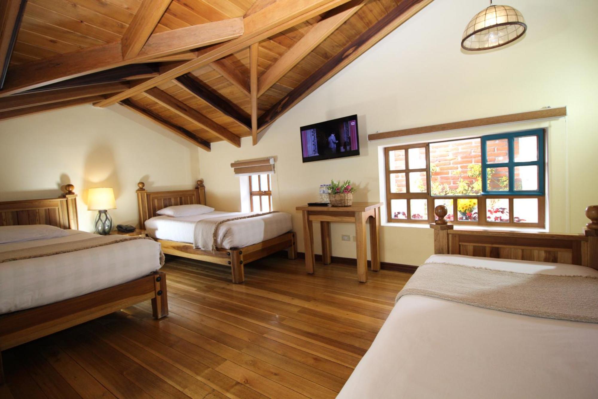 Hotel Vieja Cuba Quito Kültér fotó