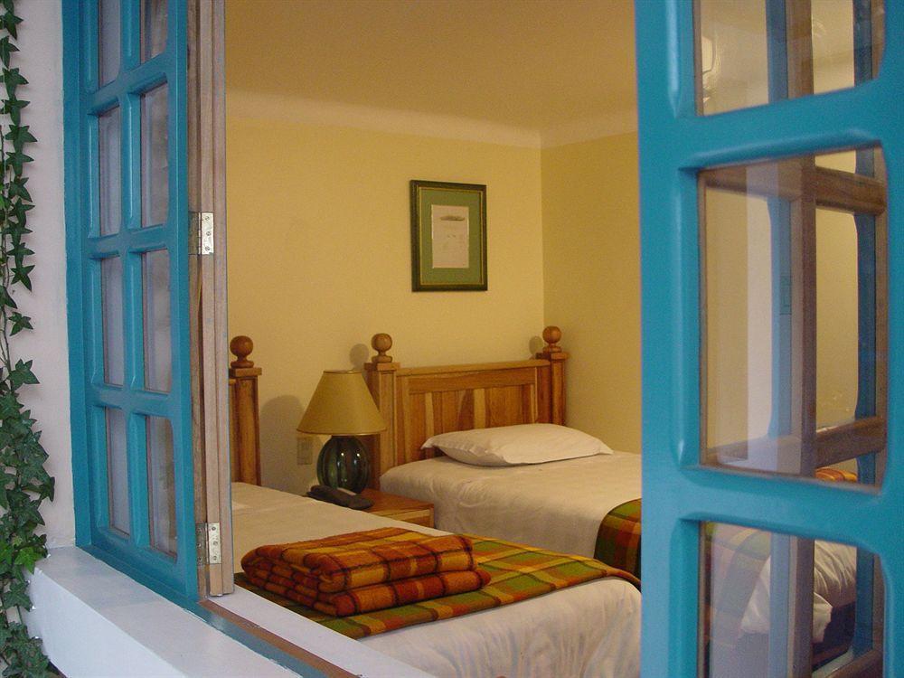 Hotel Vieja Cuba Quito Kültér fotó